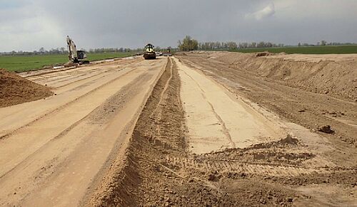 Bauen für den Hochwasserschutz – Deichbau durch Eurovia NL Leipzig